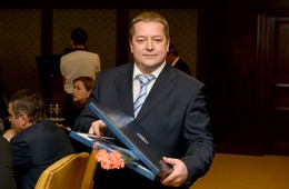 Генеральный директор ООО "Газпром подземремонт Уренгой" В.В. Дмитрук на церемонии вручения премии